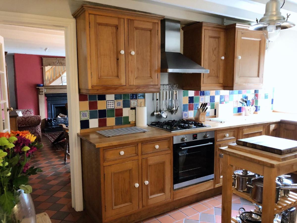 Stunning & Spacious House In Central Tenby Luaran gambar